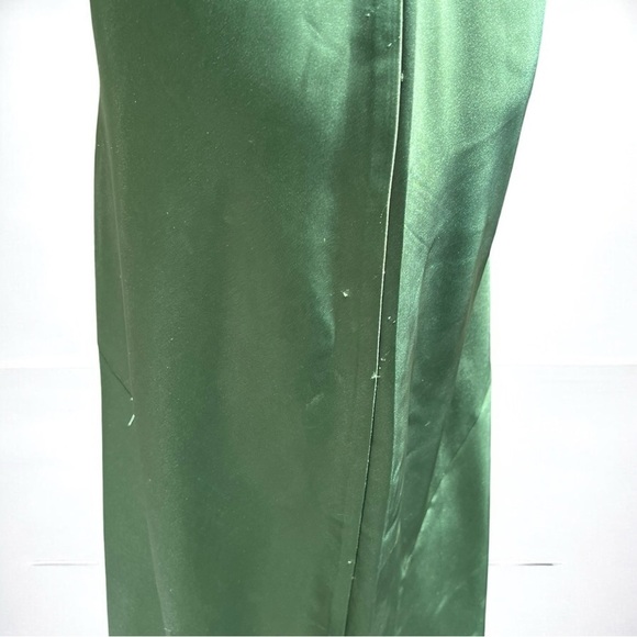 🌻Petal & Pup Selma Olive One-Shoulder Satin Evening Gown Size Medium (8-10) - Picture 11 of 12